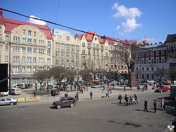 #90 str. Galytska Square, Lviv. Rent apartments