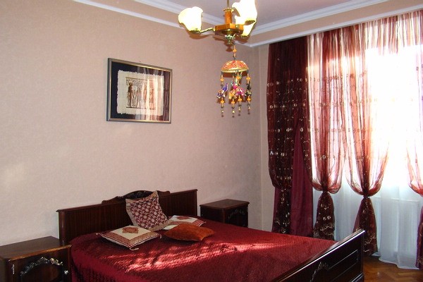 #112 str. Tarnavskogo 2, Lviv. Rent apartments